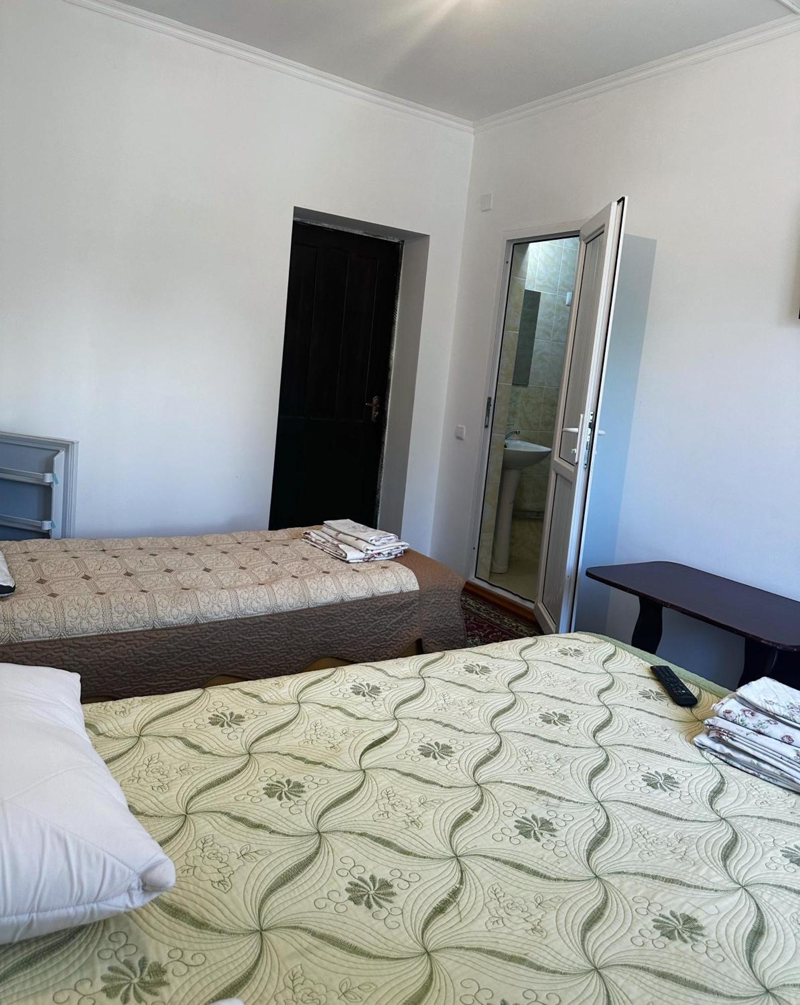 Guest House Arbat Cholpon-Ata Esterno foto